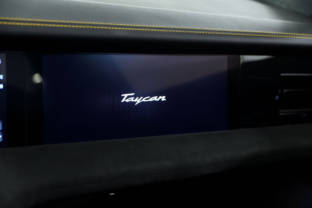 2024 Porsche Taycan GTS Sport Turismo in Laval, Quebec - 29 - w1024h768px