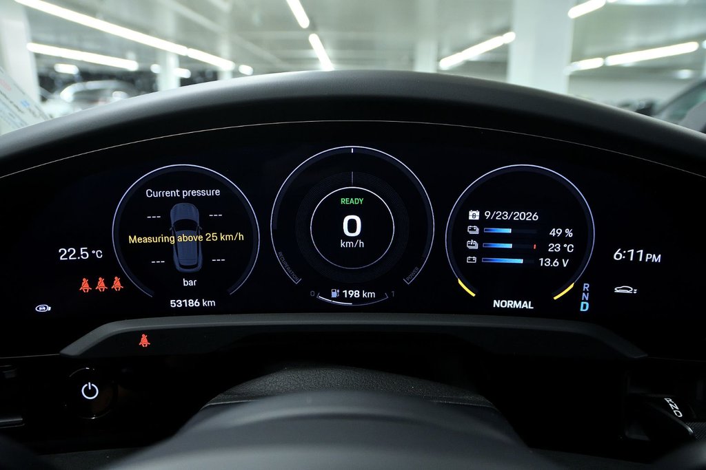 2024 Porsche Taycan GTS Sport Turismo in Laval, Quebec - 20 - w1024h768px