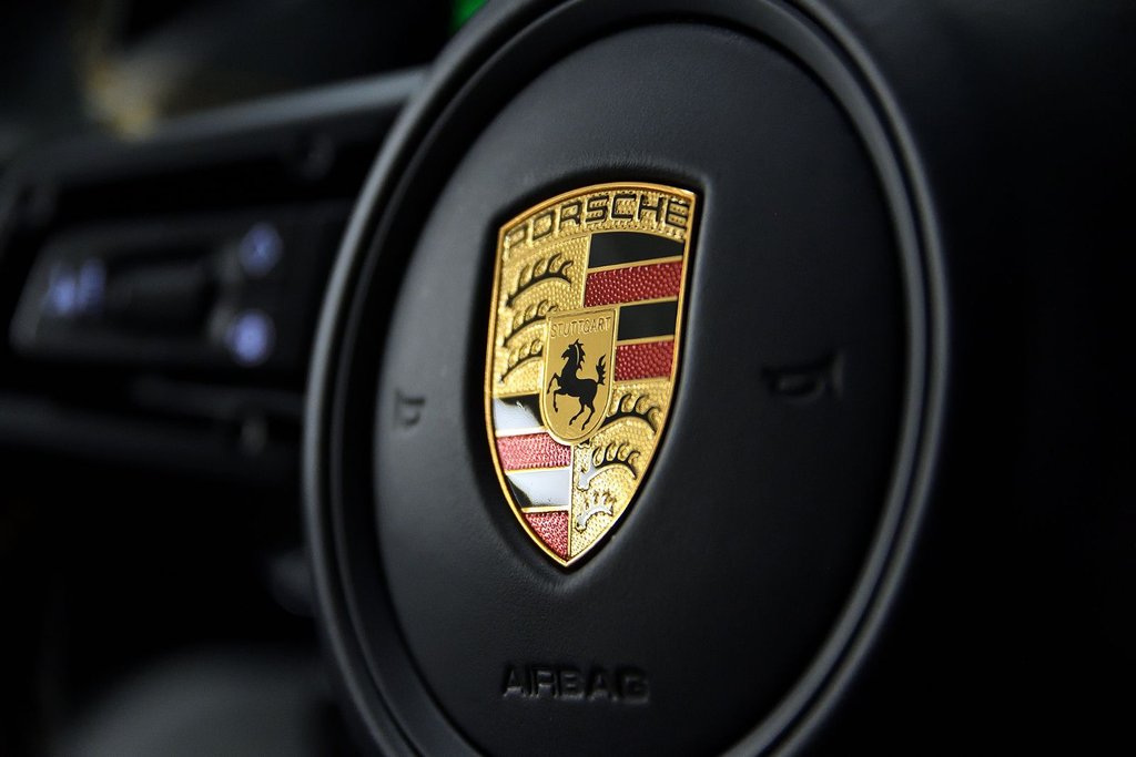 2024 Porsche Taycan GTS Sport Turismo in Laval, Quebec - 22 - w1024h768px