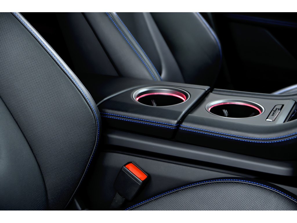 2025 Porsche Taycan 4S / Premium Package / Rear Axle / Sport Chrono in Laval, Quebec - 31 - w1024h768px
