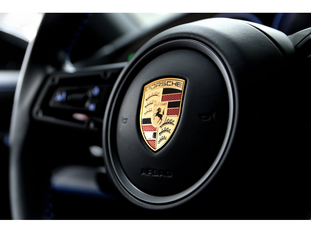 2025 Porsche Taycan 4S / Premium Package / Rear Axle / Sport Chrono in Laval, Quebec - 17 - w1024h768px