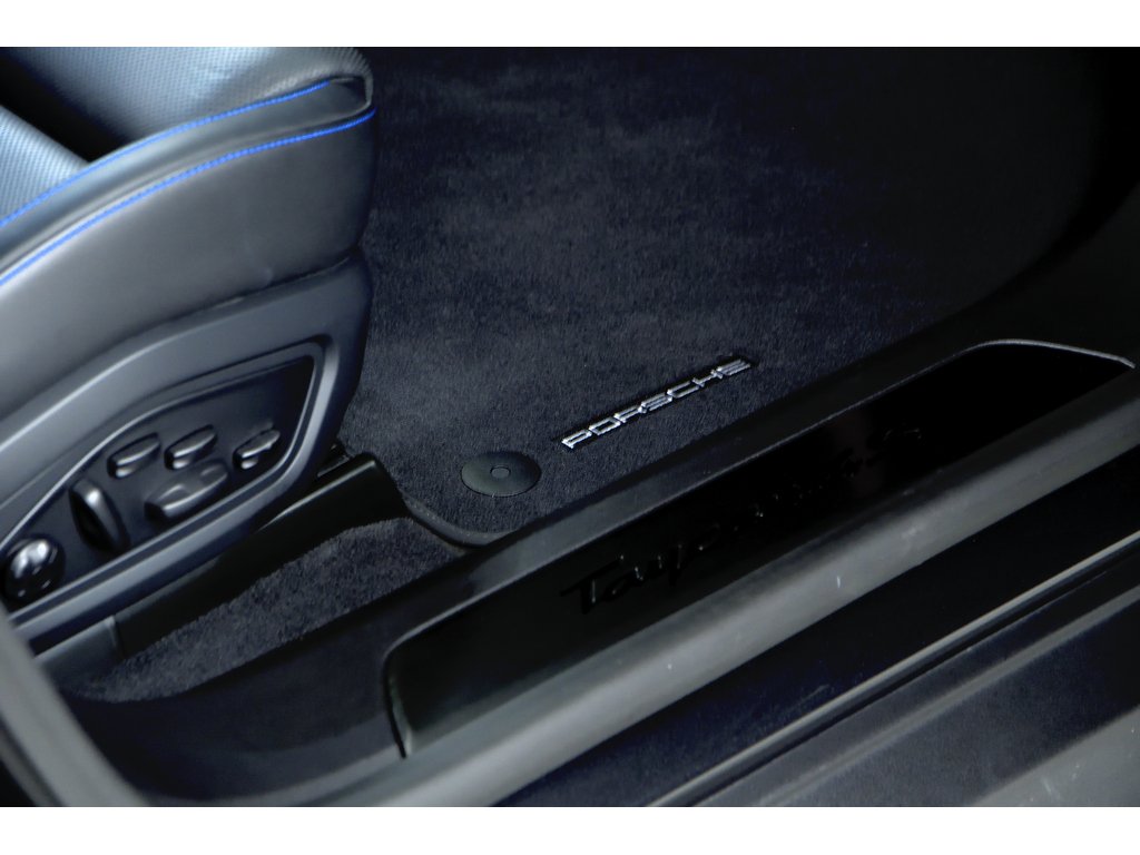 2025 Porsche Taycan 4S / Premium Package / Rear Axle / Sport Chrono in Laval, Quebec - 29 - w1024h768px