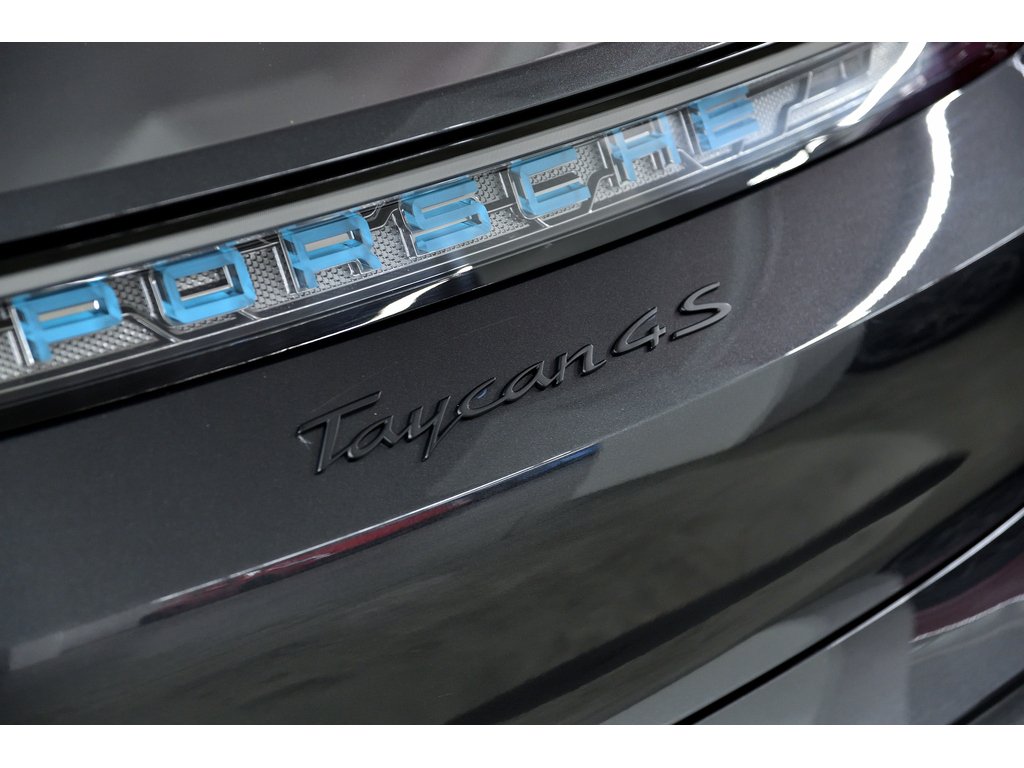 2025 Porsche Taycan 4S / Premium Package / Rear Axle / Sport Chrono in Laval, Quebec - 36 - w1024h768px