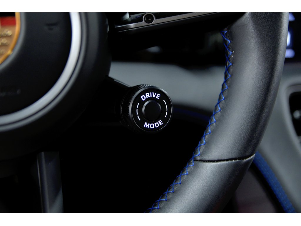 2025 Porsche Taycan 4S / Premium Package / Rear Axle / Sport Chrono in Laval, Quebec - 18 - w1024h768px