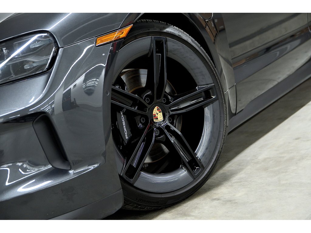 2025 Porsche Taycan 4S / Premium Package / Rear Axle / Sport Chrono in Laval, Quebec - 8 - w1024h768px
