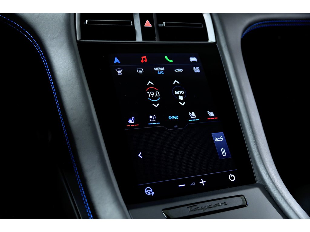 2025 Porsche Taycan 4S / Premium Package / Rear Axle / Sport Chrono in Laval, Quebec - 24 - w1024h768px
