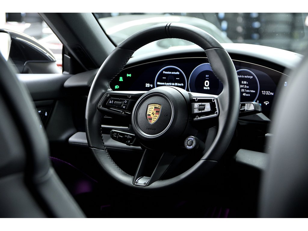 Porsche Taycan 4S AWD / Premium Package / Adaptive Cruise 2025 à Laval, Québec - 36 - w1024h768px