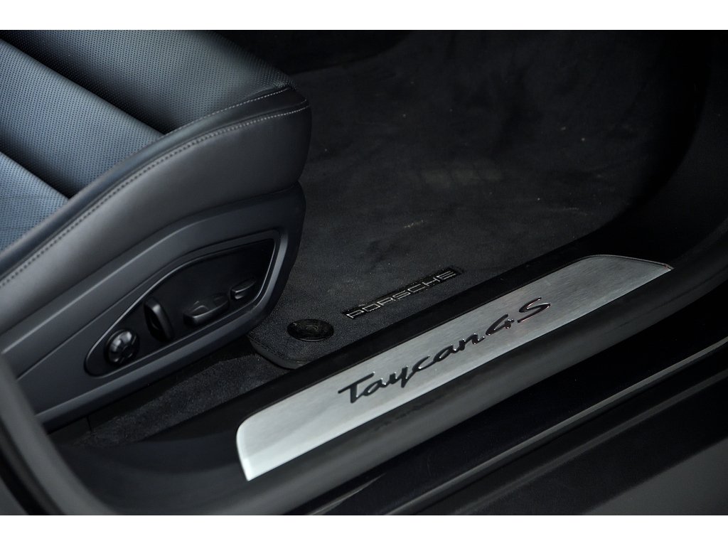 Porsche Taycan 4S AWD / Premium Package / Adaptive Cruise 2025 à Laval, Québec - 31 - w1024h768px