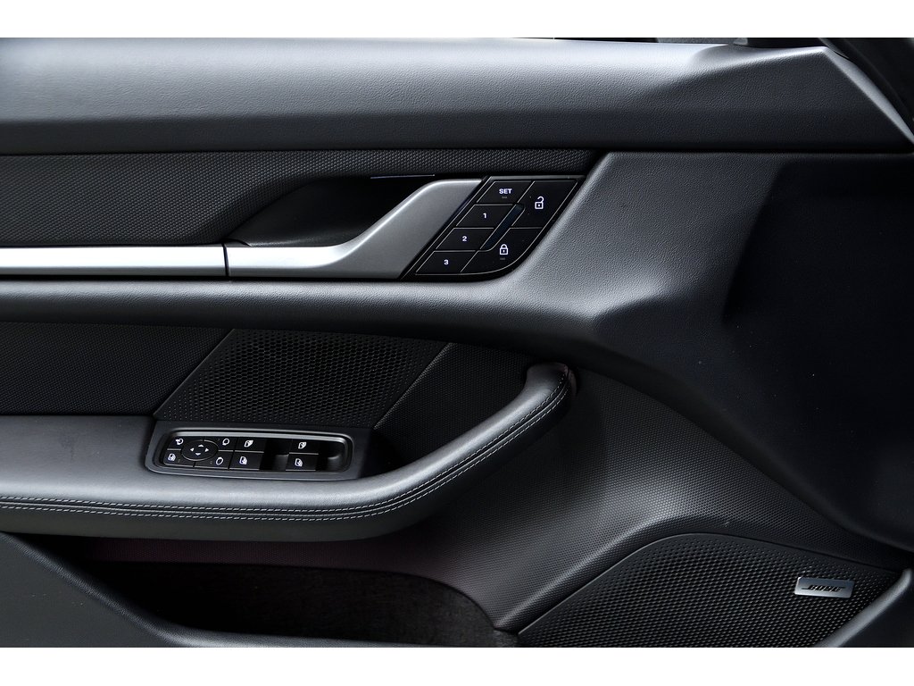 Porsche Taycan 4S AWD / Premium Package / Adaptive Cruise 2025 à Laval, Québec - 27 - w1024h768px