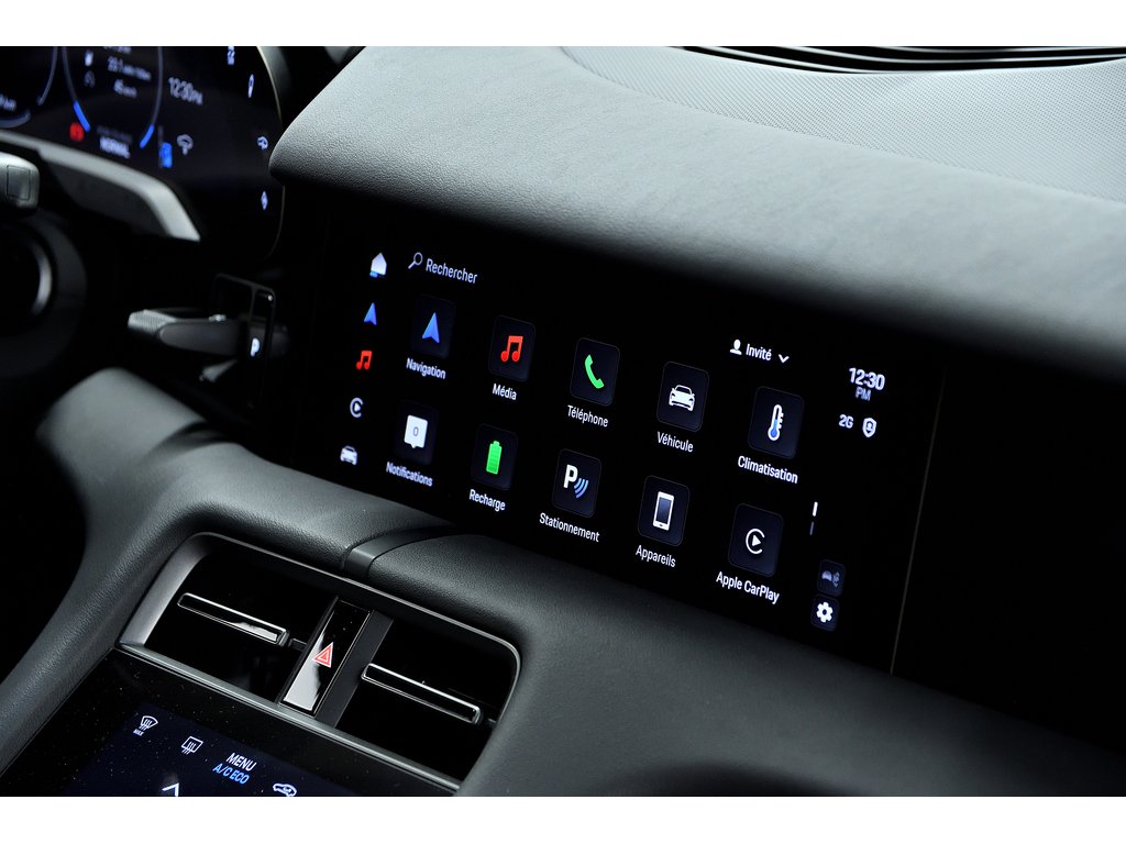 Porsche Taycan 4S AWD / Premium Package / Adaptive Cruise 2025 à Laval, Québec - 30 - w1024h768px