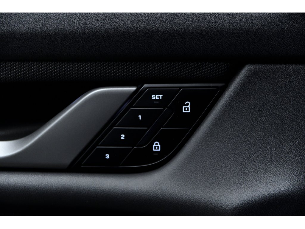 Porsche Taycan 4S AWD / Premium Package / Adaptive Cruise 2025 à Laval, Québec - 28 - w1024h768px