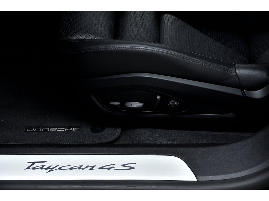 Porsche Taycan 4S AWD / Premium Package / Adaptive Cruise 2025 à Laval, Québec - 15 - w1024h768px