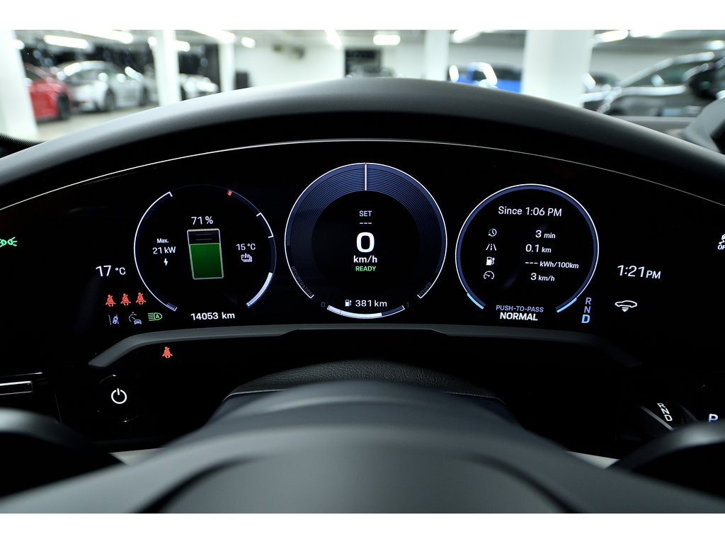 2025 Porsche Taycan 4S Cross Turismo AWD / Premium + Performance Pack in Laval, Quebec - 19 - w1024h768px