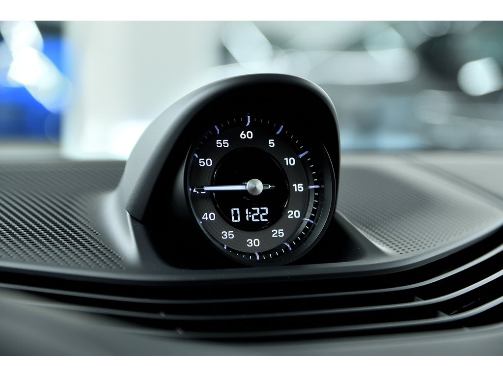 2025 Porsche Taycan 4S Cross Turismo AWD / Premium + Performance Pack in Laval, Quebec - 20 - w1024h768px