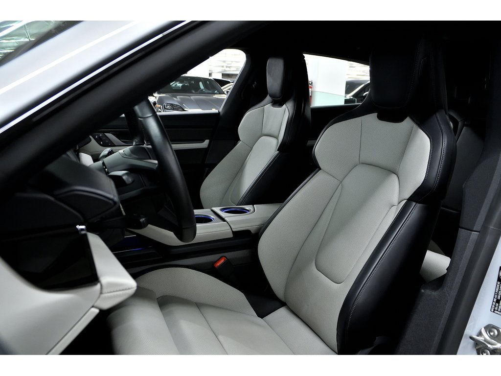 2025 Porsche Taycan 4S Cross Turismo AWD / Premium + Performance Pack in Laval, Quebec - 14 - w1024h768px