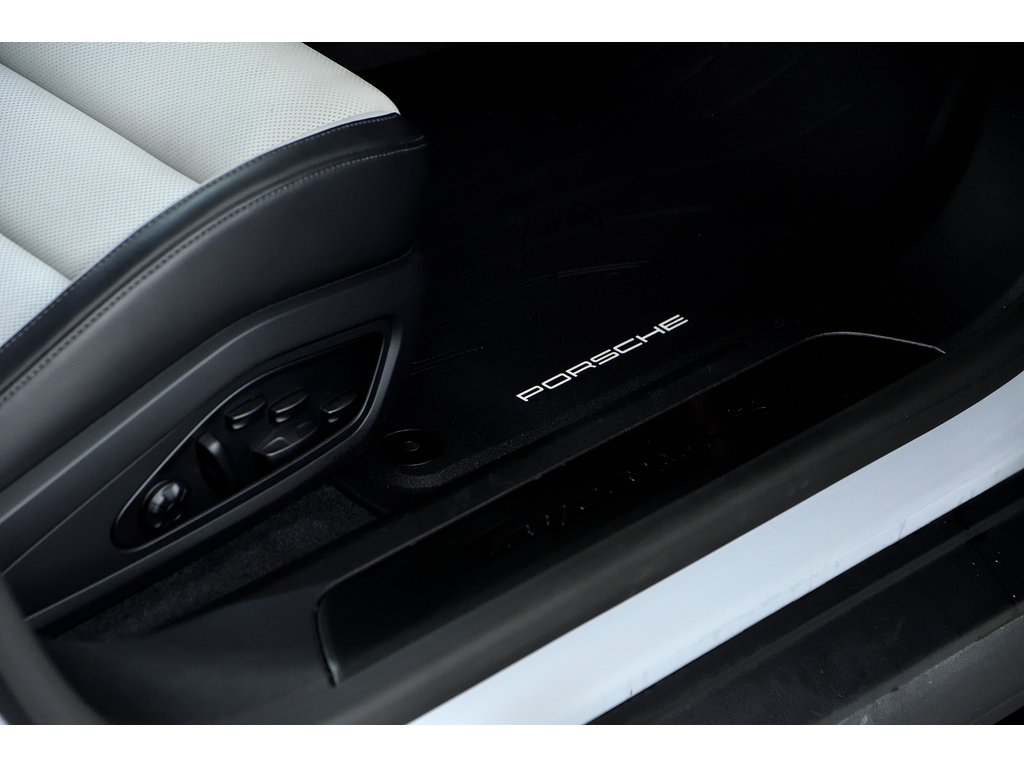 2025 Porsche Taycan 4S Cross Turismo AWD / Premium + Performance Pack in Laval, Quebec - 32 - w1024h768px