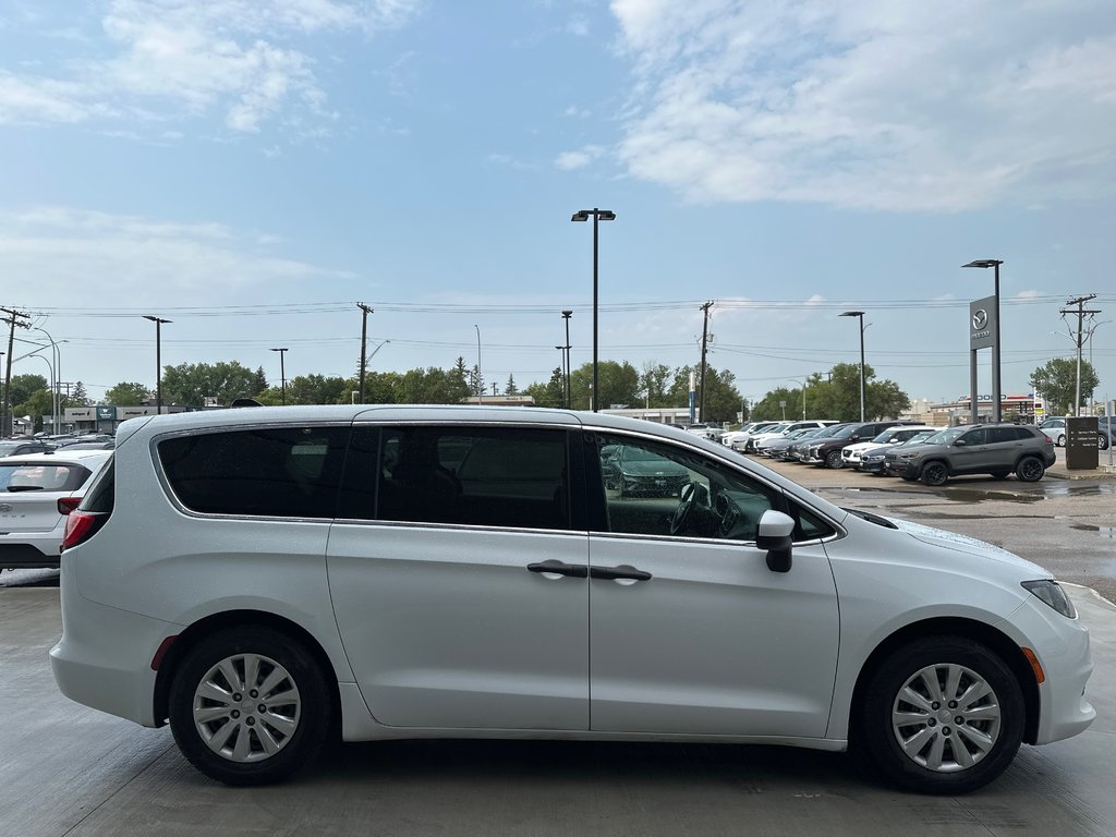 2021 Chrysler Grand Caravan SE in Winnipeg, Manitoba - 6 - w1024h768px