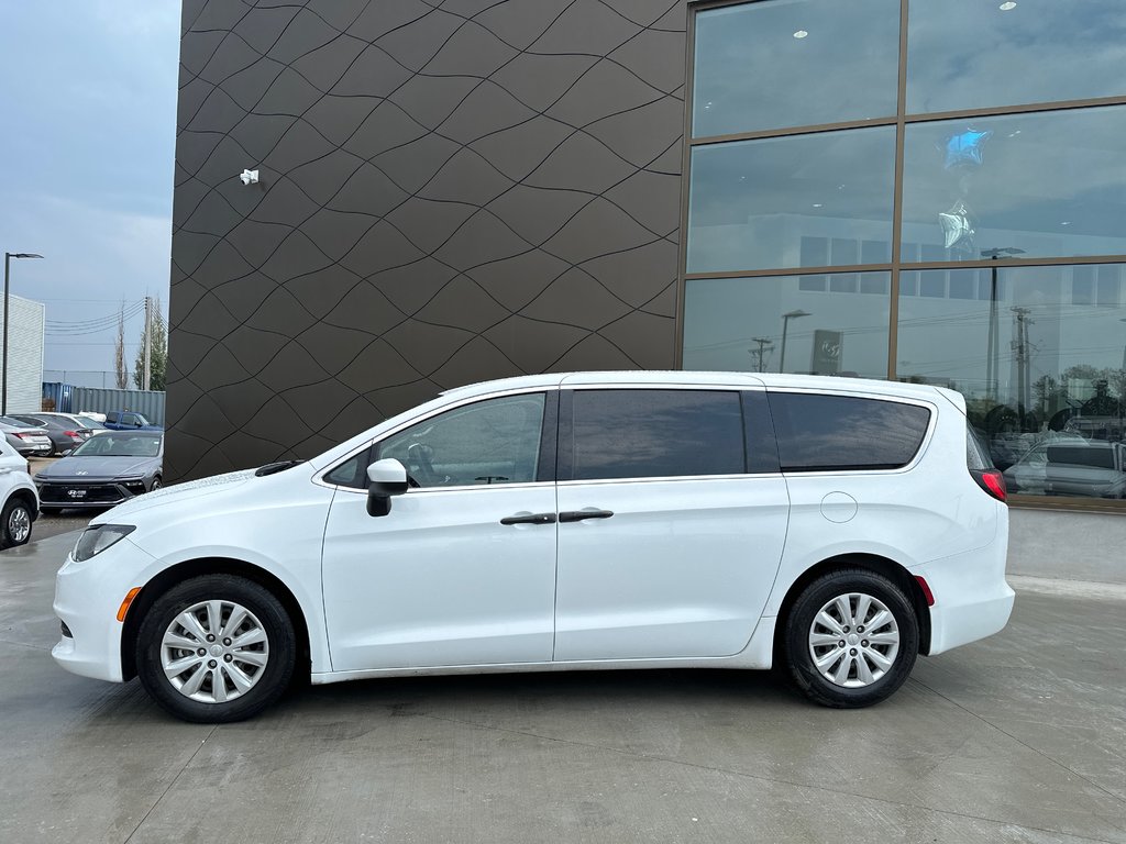 2021 Chrysler Grand Caravan SE in Winnipeg, Manitoba - 2 - w1024h768px