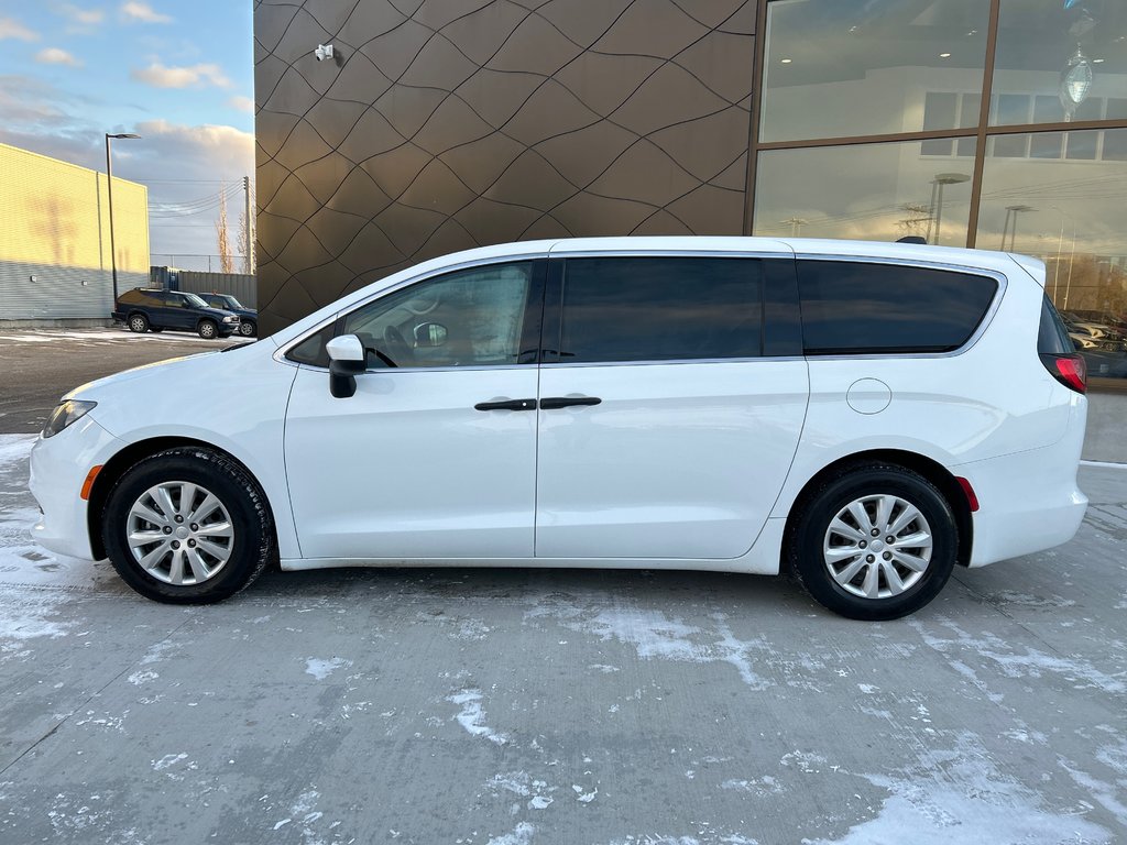 2021 Chrysler Grand Caravan SE in Winnipeg, Manitoba - 2 - w1024h768px