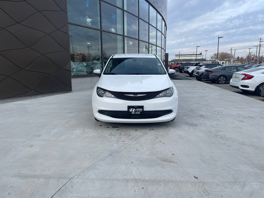 2022 Chrysler Grand Caravan SXT in Winnipeg, Manitoba - 8 - w1024h768px