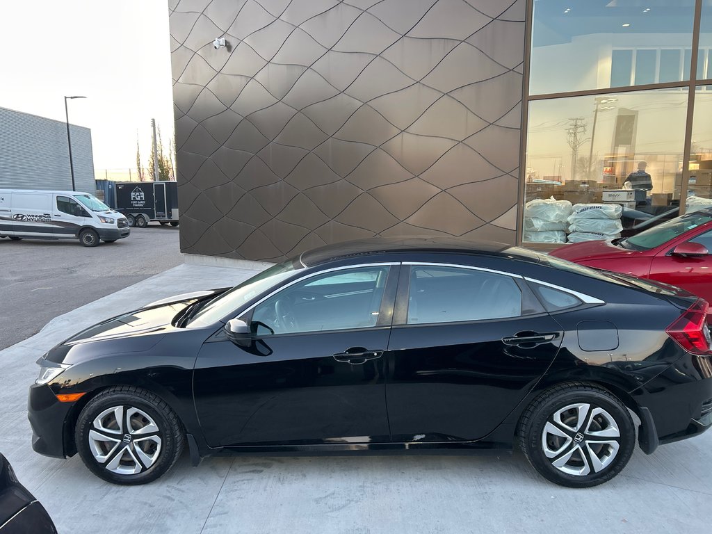 2018 Honda Civic Sedan LX in Winnipeg, Manitoba - 2 - w1024h768px