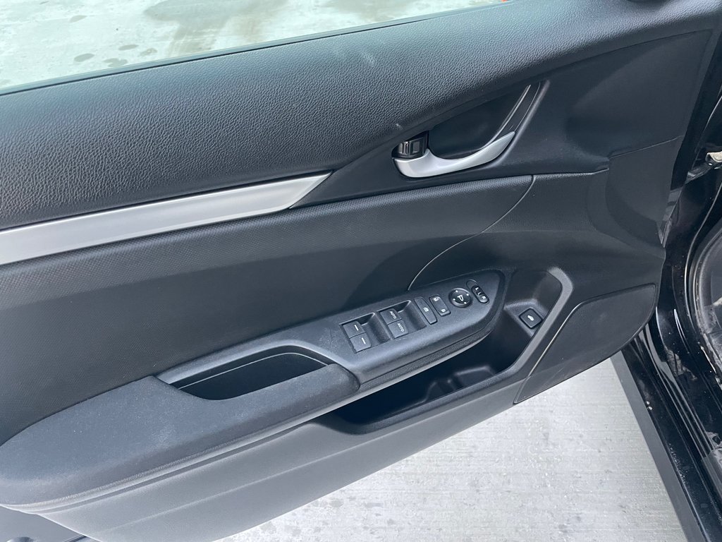 2019 Honda Civic Sedan LX in Winnipeg, Manitoba - 10 - w1024h768px