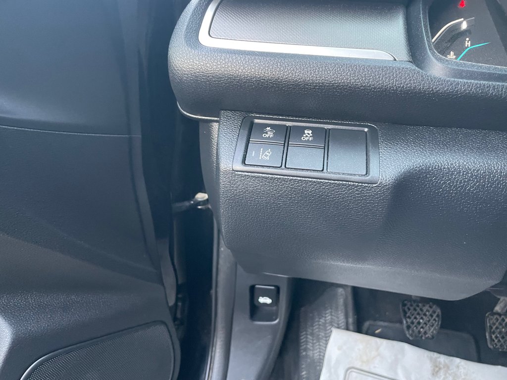 2019 Honda Civic Sedan LX in Winnipeg, Manitoba - 12 - w1024h768px