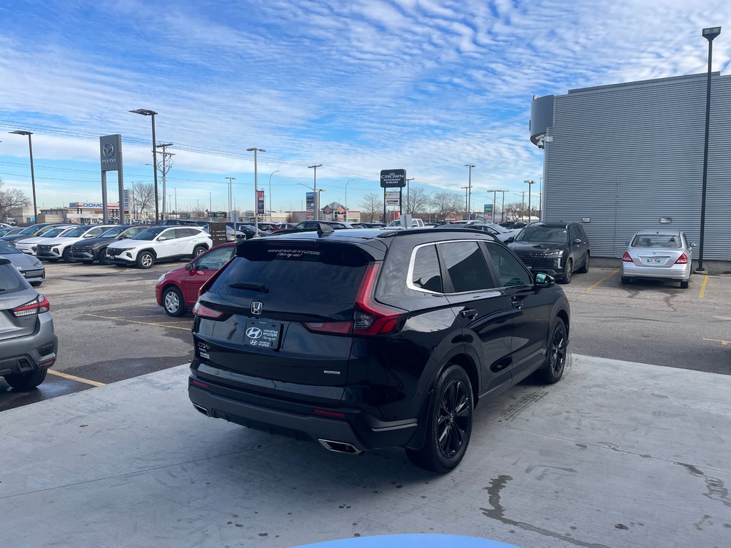 2023 Honda CR-V HYBRID Touring in Winnipeg, Manitoba - 5 - w1024h768px