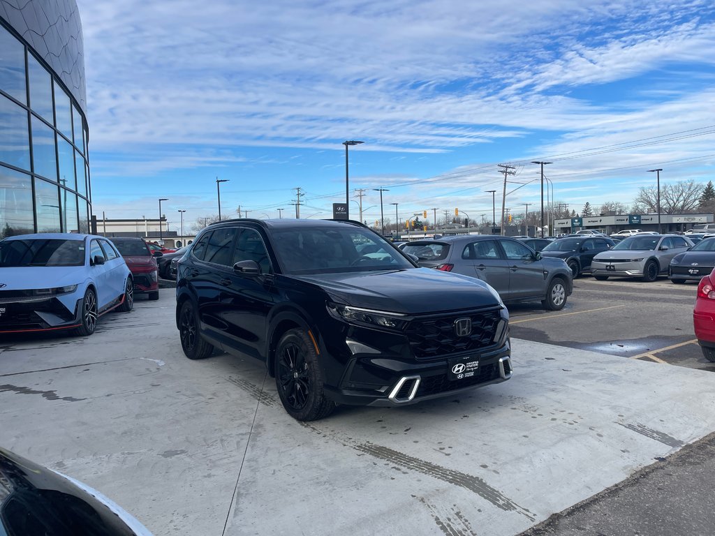 2023 Honda CR-V HYBRID Touring in Winnipeg, Manitoba - 7 - w1024h768px