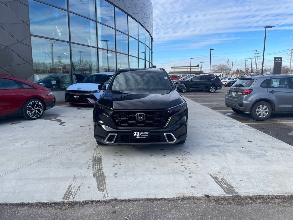 2023 Honda CR-V HYBRID Touring in Winnipeg, Manitoba - 8 - w1024h768px