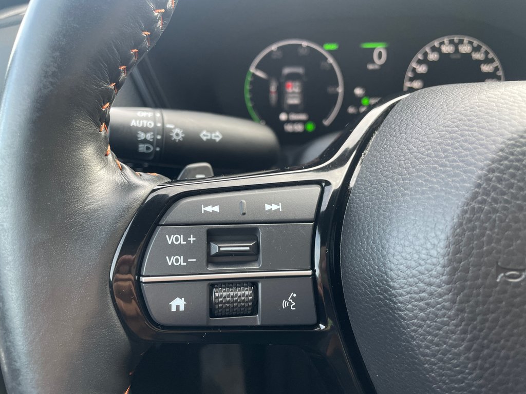 2023 Honda CR-V HYBRID Touring in Winnipeg, Manitoba - 13 - w1024h768px