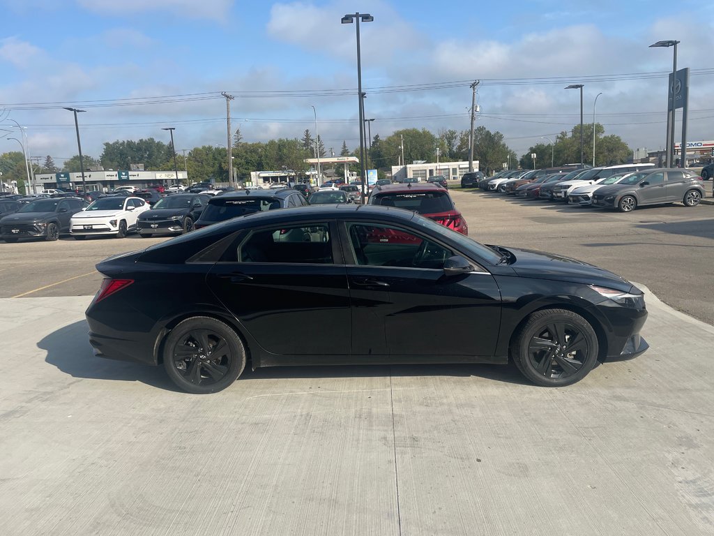 2022 Hyundai Elantra Hybrid Ultimate in Winnipeg, Manitoba - 4 - w1024h768px