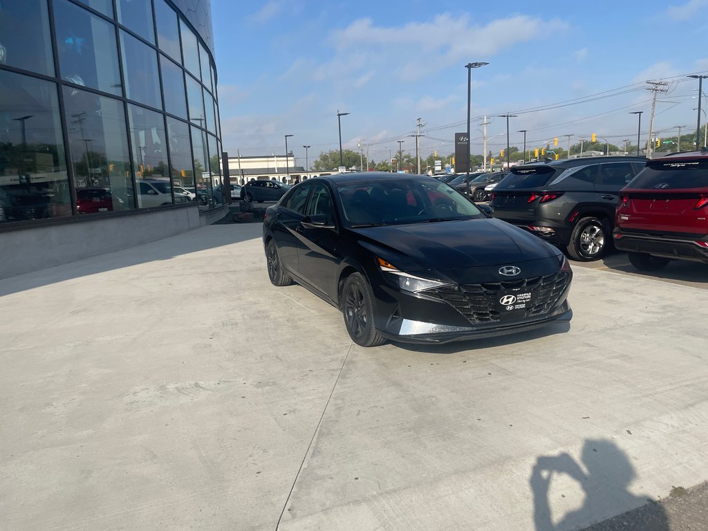 2022 Hyundai Elantra Hybrid Ultimate in Winnipeg, Manitoba - 3 - w1024h768px