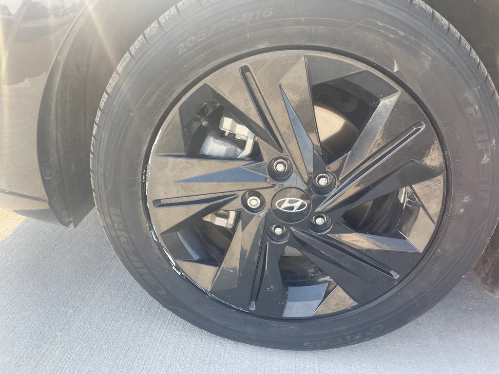 2022 Hyundai Elantra Hybrid Ultimate in Winnipeg, Manitoba - 29 - w1024h768px