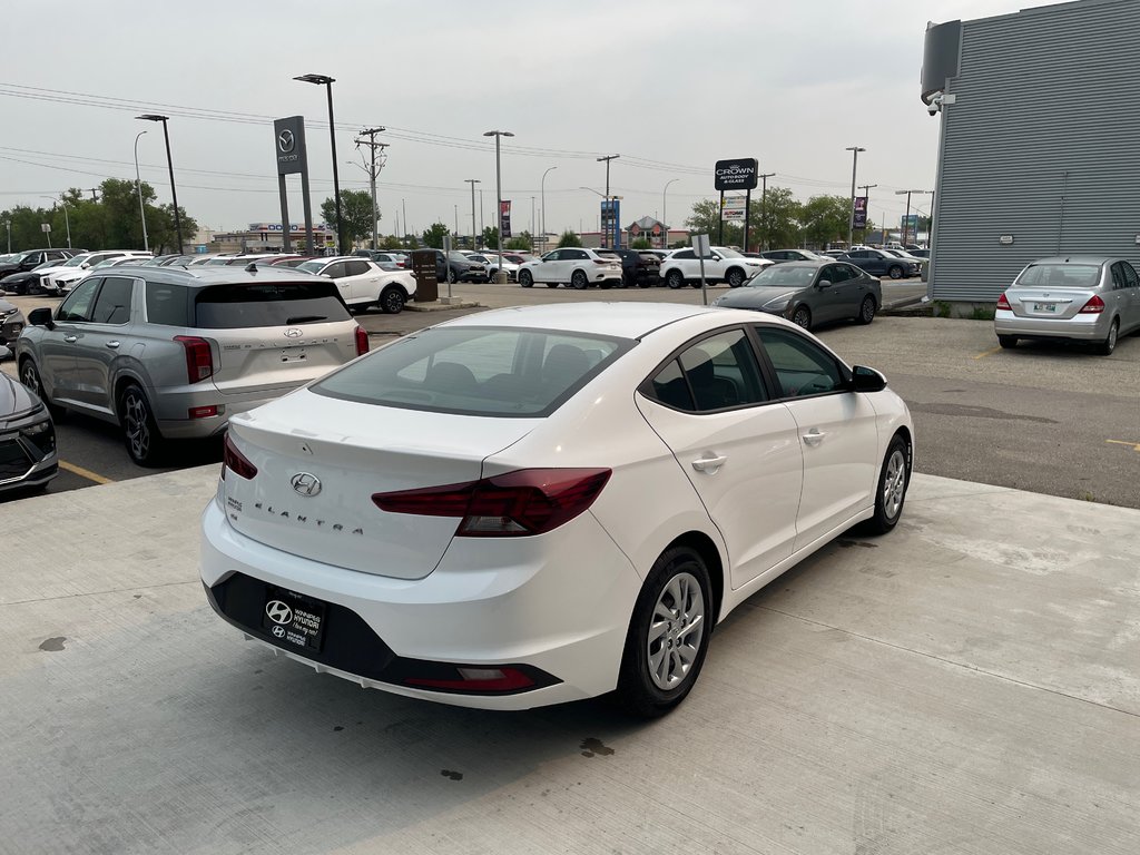 2020 Hyundai Elantra Essential in Winnipeg, Manitoba - 5 - w1024h768px