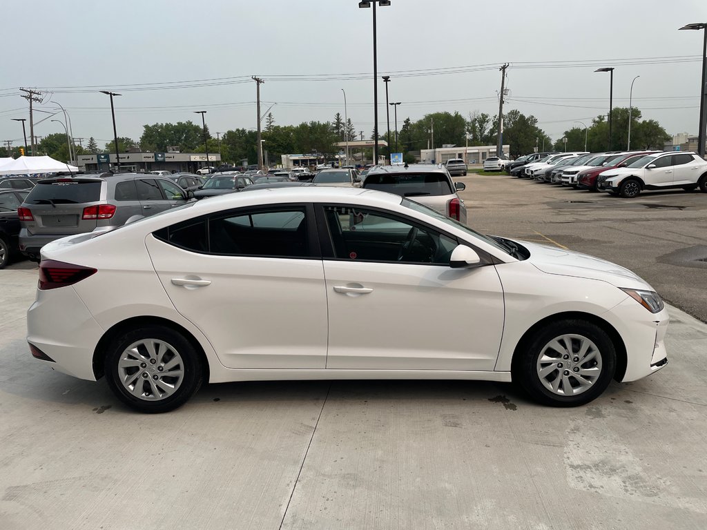 2020 Hyundai Elantra Essential in Winnipeg, Manitoba - 4 - w1024h768px