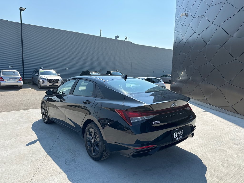 2021 Hyundai Elantra Preferred in Winnipeg, Manitoba - 3 - w1024h768px