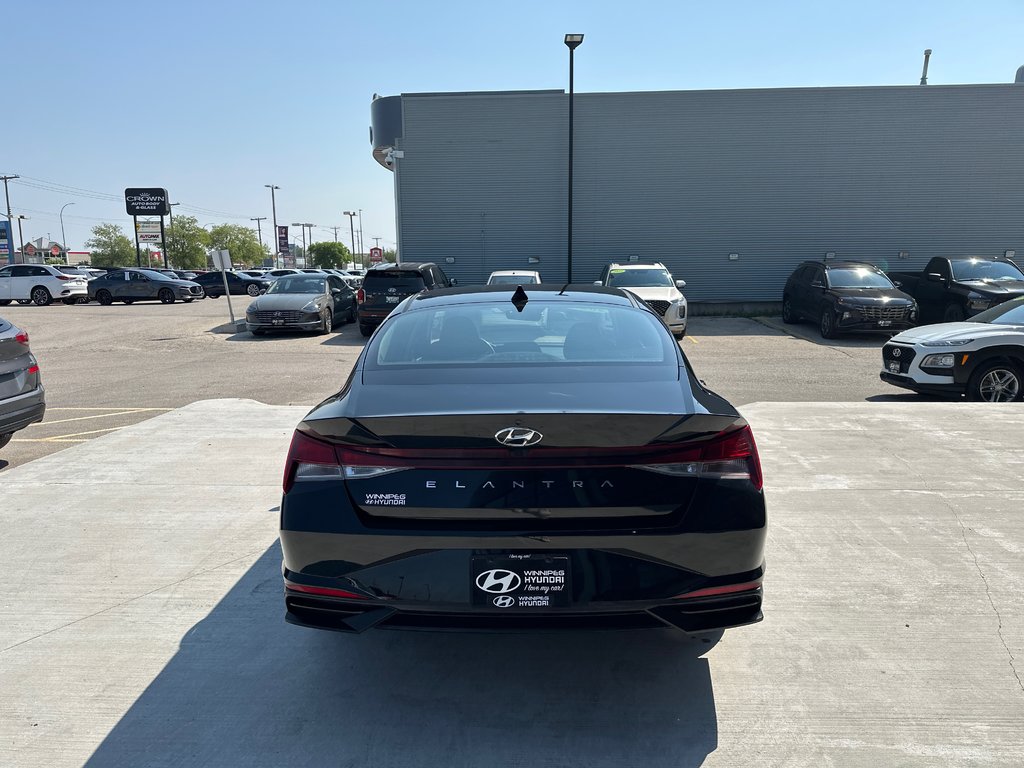 2021 Hyundai Elantra Preferred in Winnipeg, Manitoba - 4 - w1024h768px