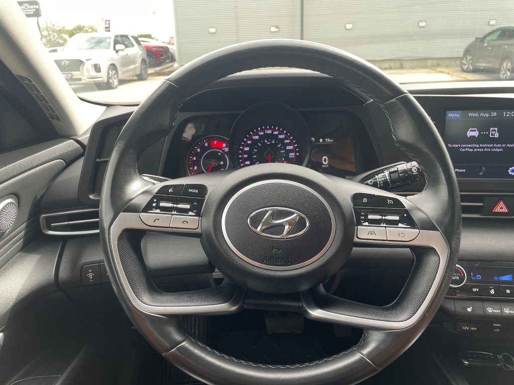 2021 Hyundai Elantra Preferred in Winnipeg, Manitoba - 14 - w1024h768px