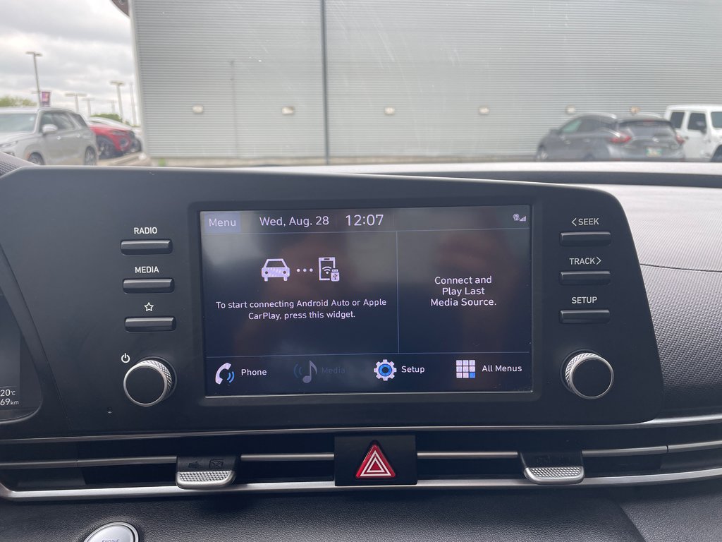 2021 Hyundai Elantra Preferred in Winnipeg, Manitoba - 18 - w1024h768px