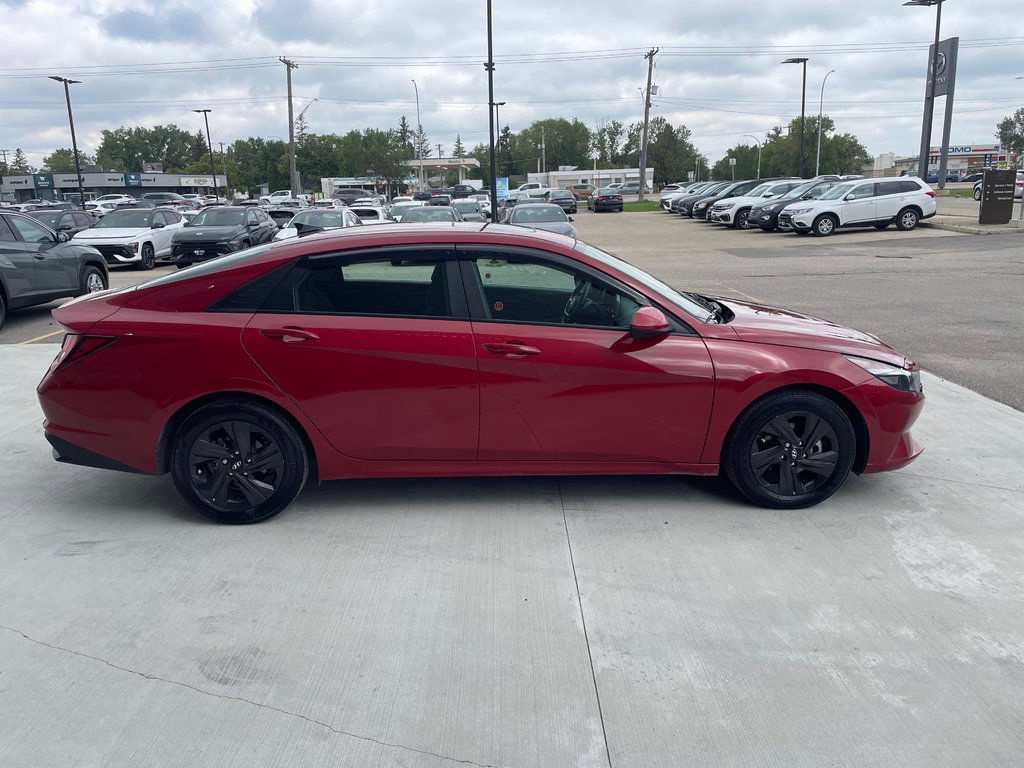 2021 Hyundai Elantra Preferred in Winnipeg, Manitoba - 4 - w1024h768px