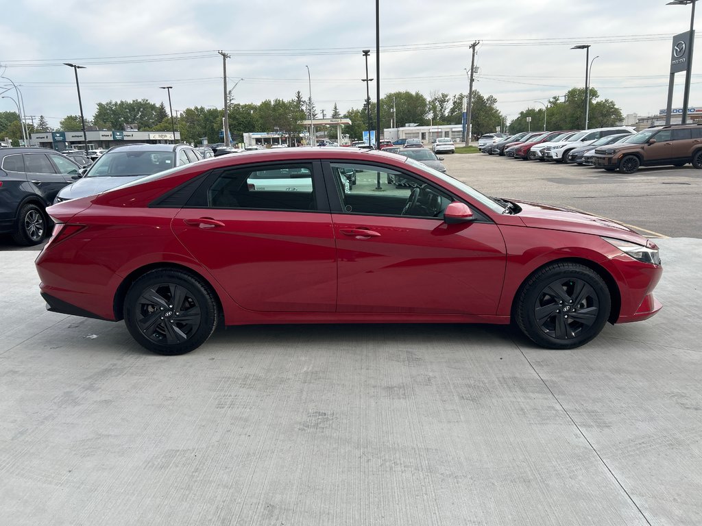 2022 Hyundai Elantra Preferred in Winnipeg, Manitoba - 6 - w1024h768px