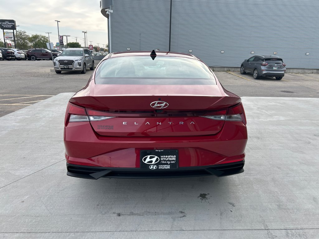 2022 Hyundai Elantra Preferred in Winnipeg, Manitoba - 4 - w1024h768px