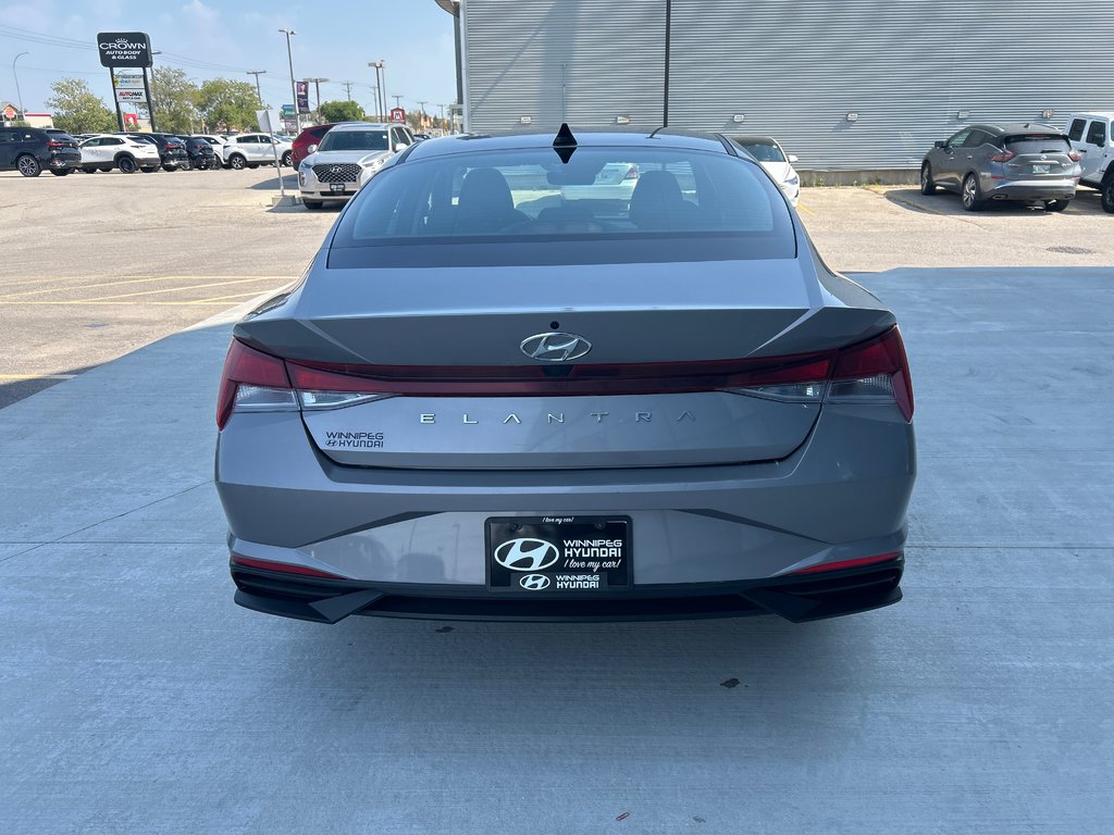 2023 Hyundai Elantra Preferred in Winnipeg, Manitoba - 4 - w1024h768px