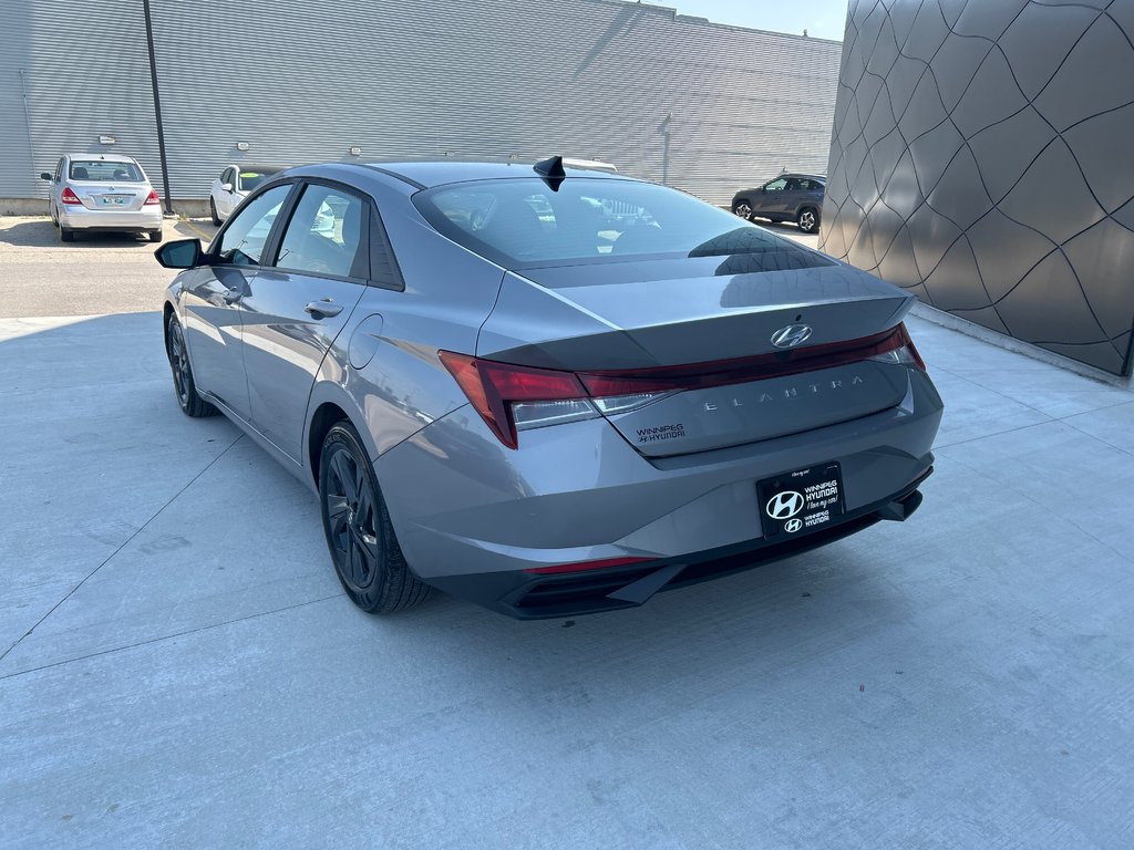 2023 Hyundai Elantra Preferred in Winnipeg, Manitoba - 3 - w1024h768px