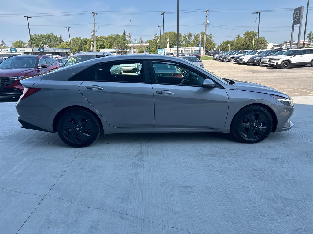 2023 Hyundai Elantra Preferred in Winnipeg, Manitoba - 6 - w1024h768px