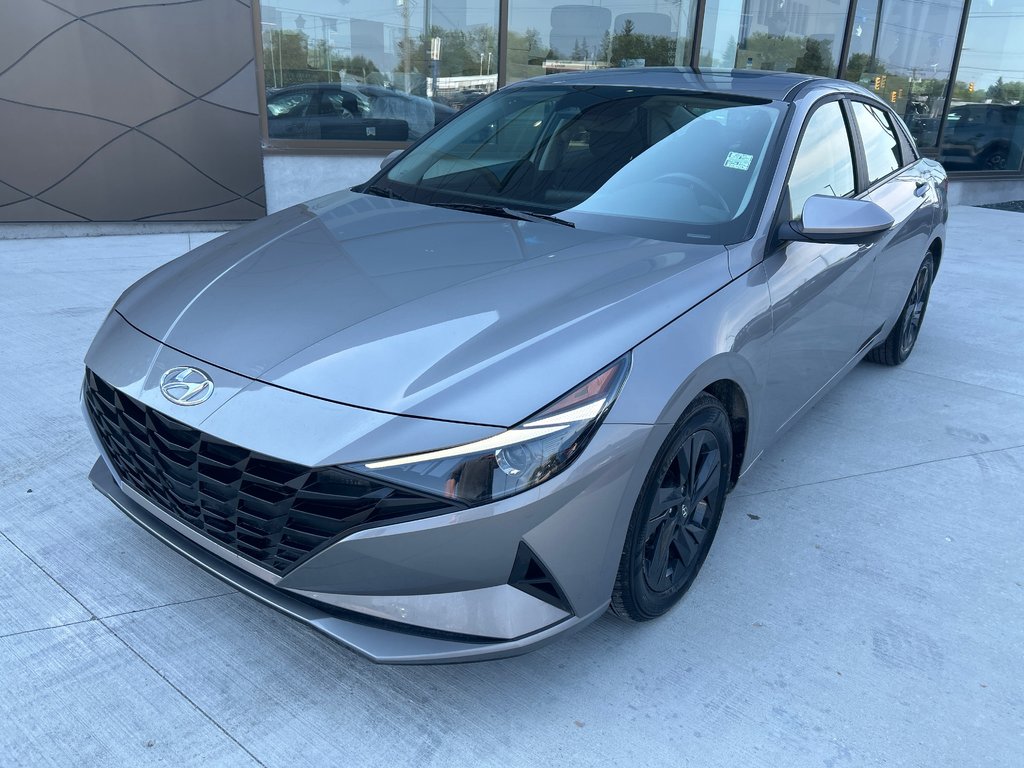 2023 Hyundai Elantra Preferred in Winnipeg, Manitoba - 1 - w1024h768px