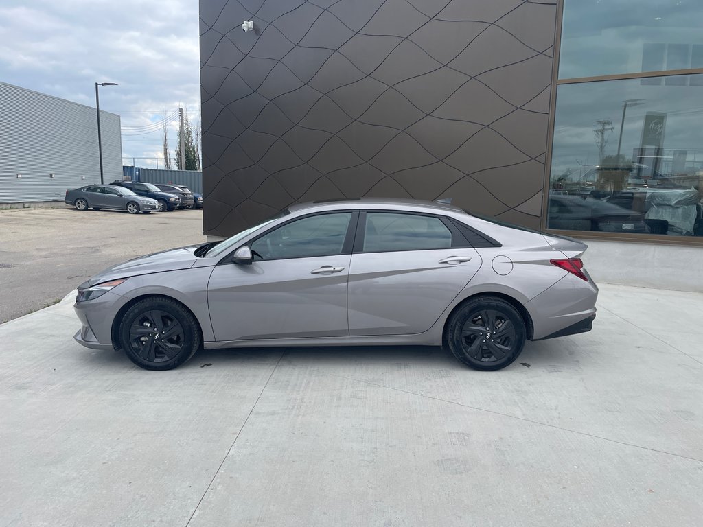 2023 Hyundai Elantra Preferred in Winnipeg, Manitoba - 7 - w1024h768px