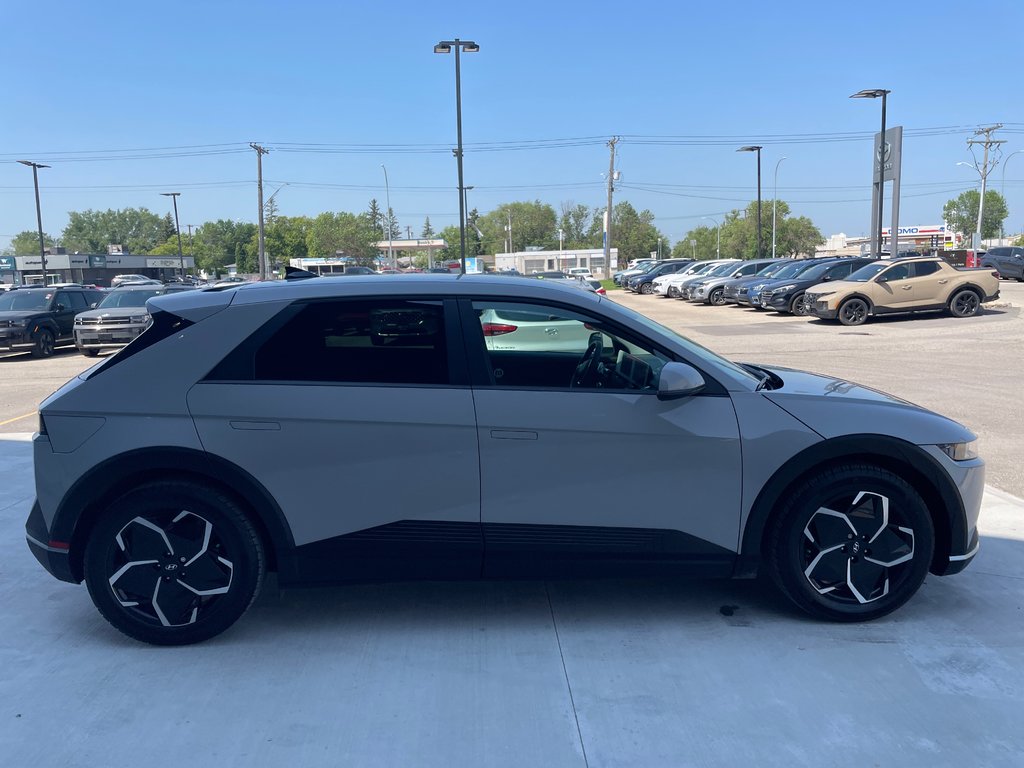 2023 Hyundai Ioniq 5 Preferred in Winnipeg, Manitoba - 4 - w1024h768px