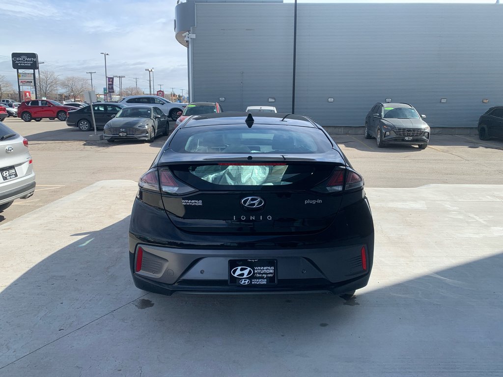 2022 Hyundai IONIQ PLUG-IN HYBRID Preferred in Winnipeg, Manitoba - 4 - w1024h768px